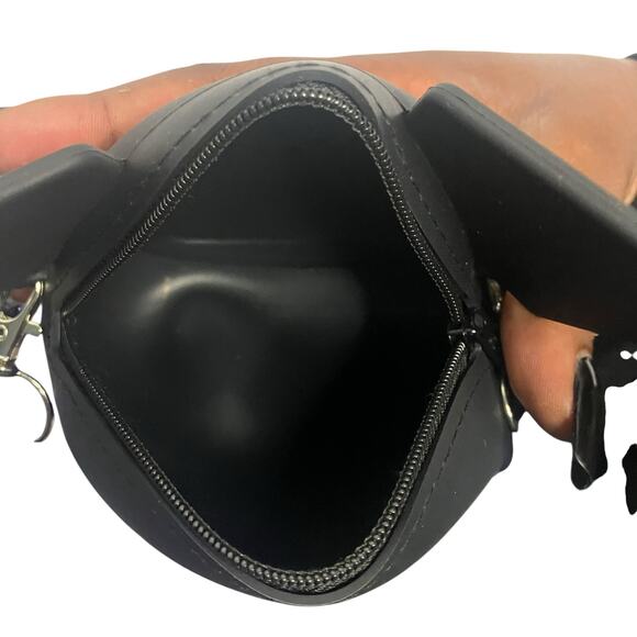 Sanrio Kuromi Silicone Crossbody Bag - Picture 5 of 7